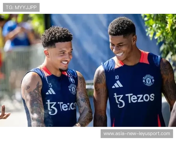 曼联与巴黎的转会风波,桑乔或被送走,曼联巴黎阵容