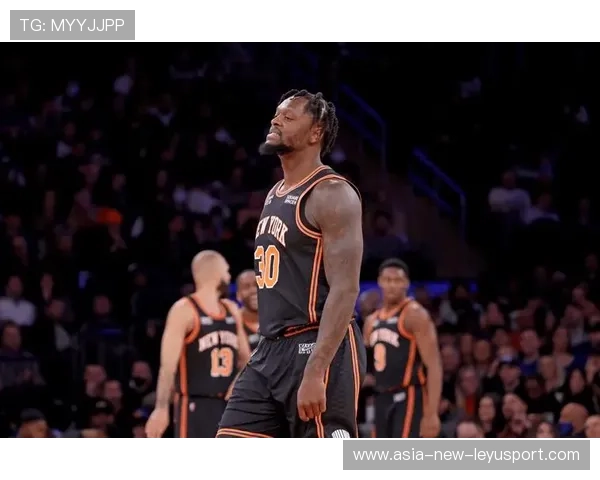 尼克斯节奏完全掌控，兰德尔篮下强杀起势如虹